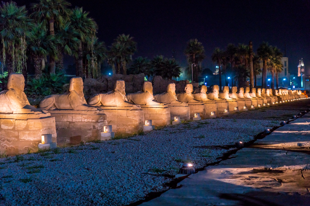 Avenida de Esfinge do Templo Luxor